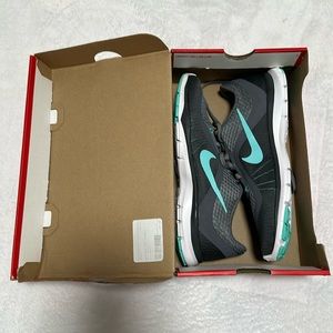 NIB Nike Flex Trainer 6